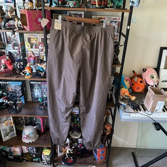 Nike Sportswear Essential Women's Mid-Rise Oversized Woven Joggers Size XL NTW - Picture 5 of 9